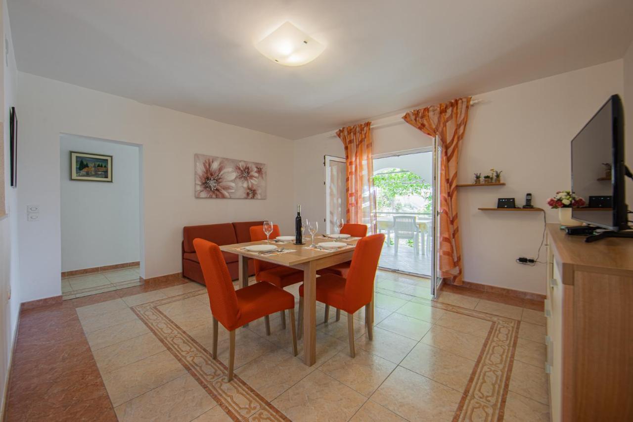 Apartmani Mares Razanj Bagian luar foto