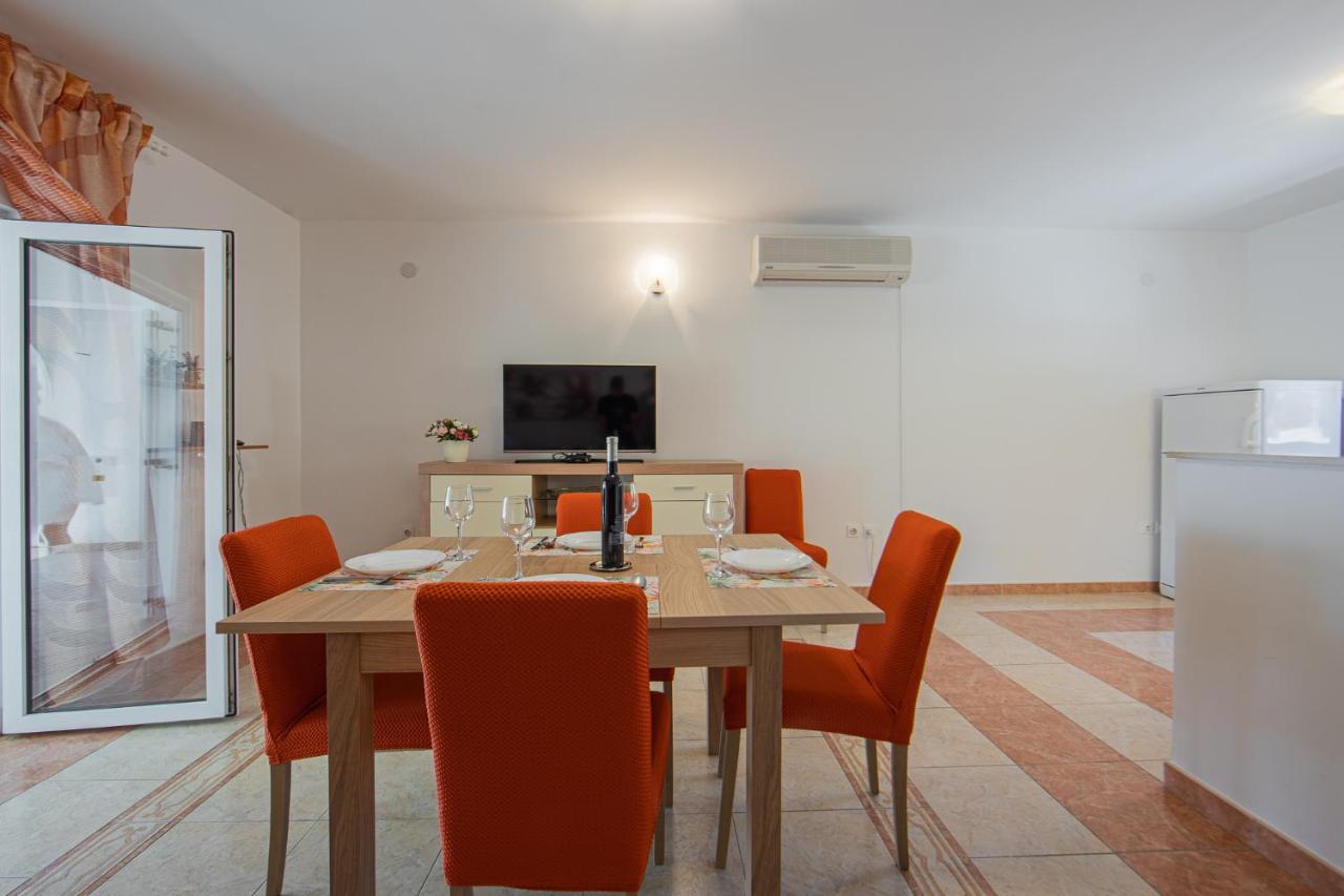 Apartmani Mares Razanj Bagian luar foto