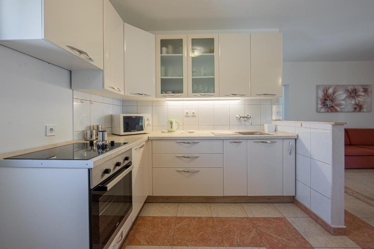 Apartmani Mares Razanj Bagian luar foto