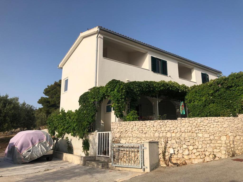 Apartmani Mares Razanj Bagian luar foto