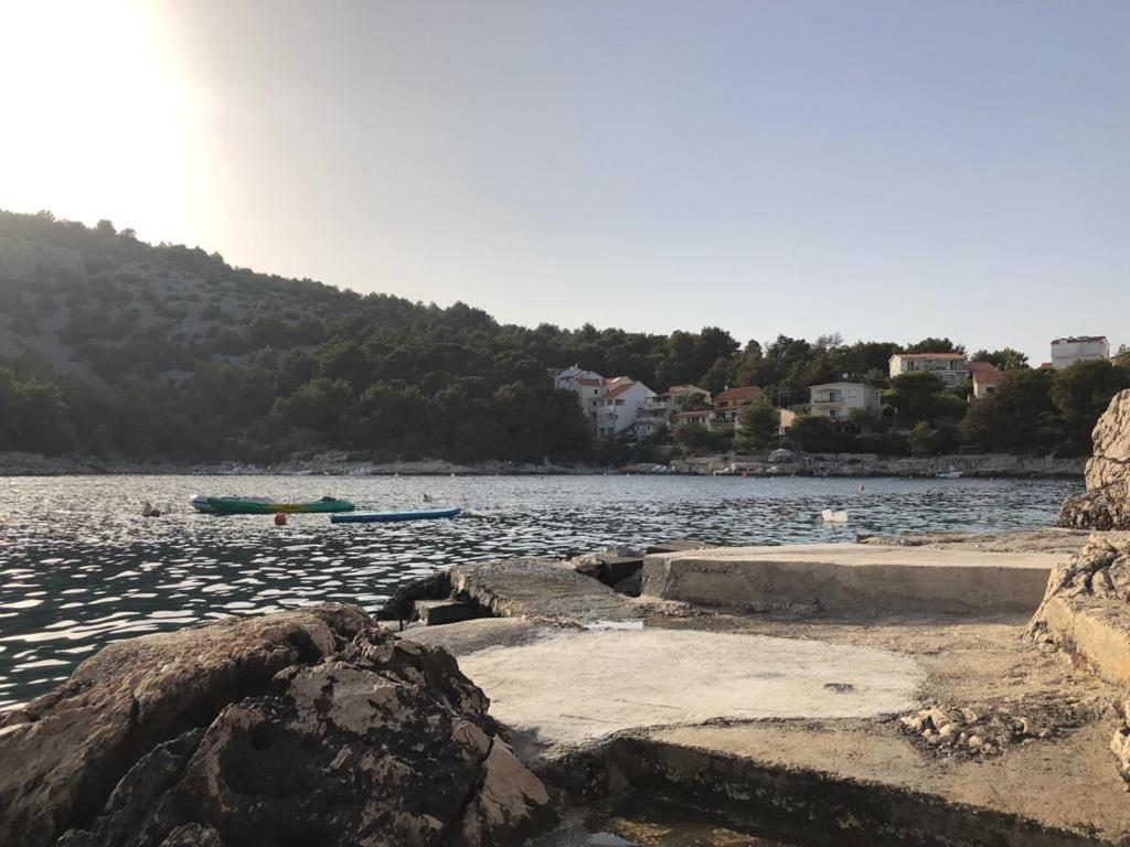 Apartmani Mares Razanj Bagian luar foto